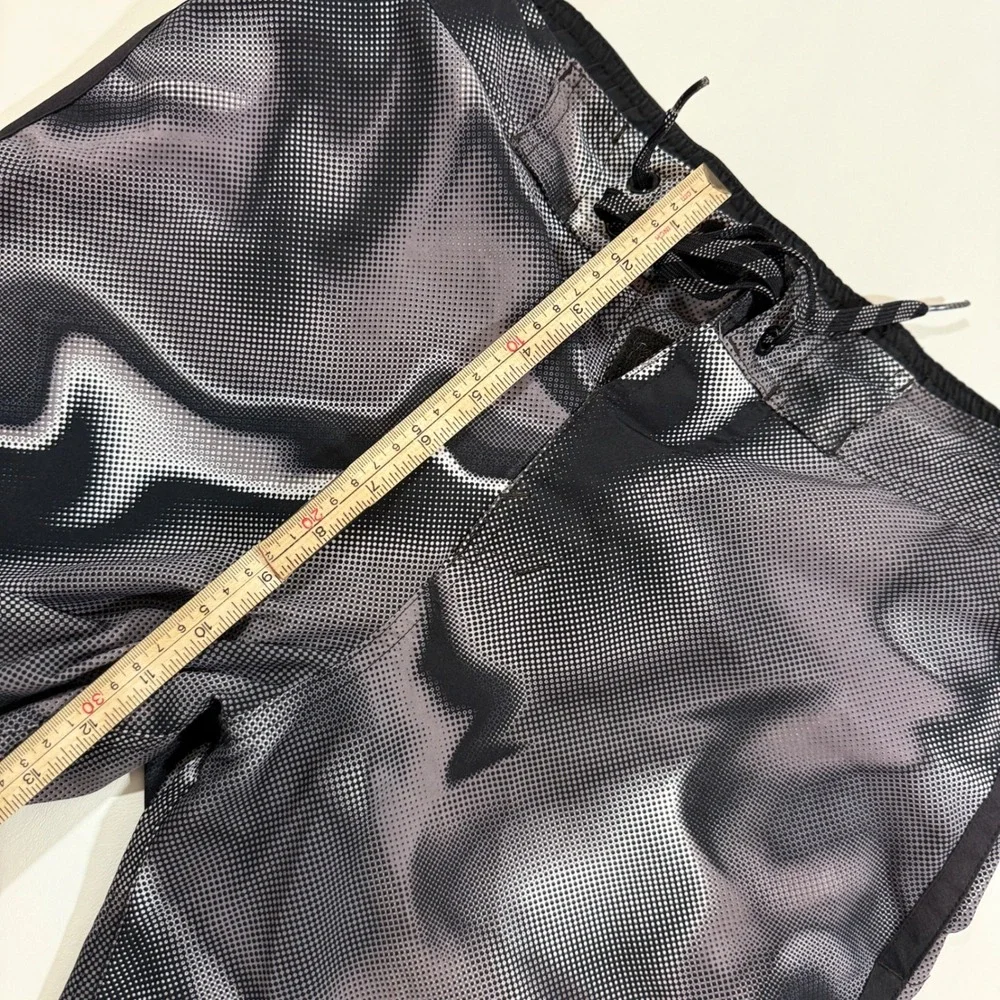 Nike Board Shorts Men Small Gray Abstract Marble Print Good Swim Trunks